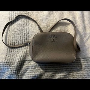 Tory Burch crossbody bag. EUC ✨